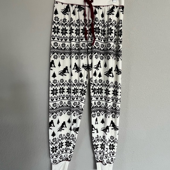 PJ Salvage. S. Set top and bottoms. Like new. make an offer - Picture 5 of 11